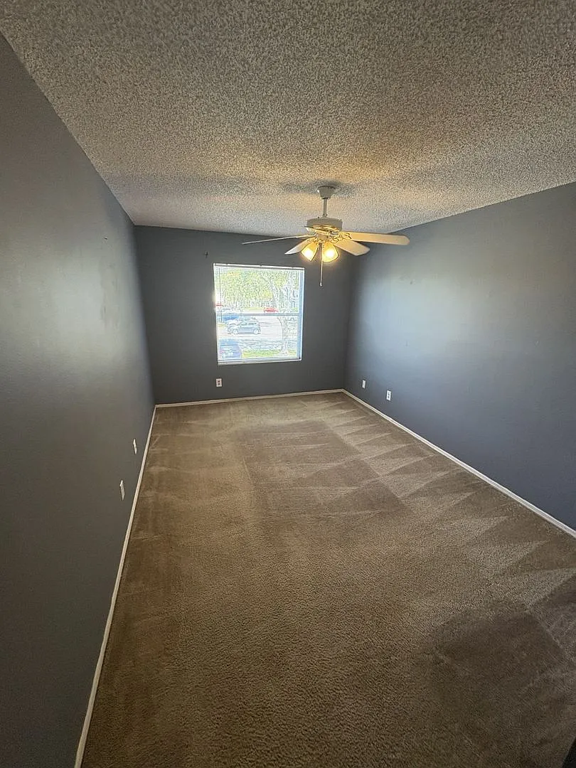 Large 2 bedroom 2 bath Condo — Photo 4