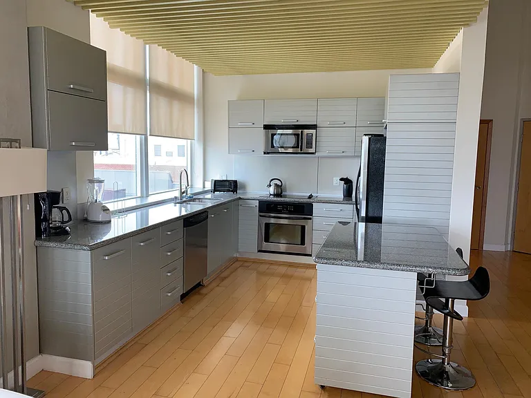 Standard Suite #4 - Open Layout Floorplan & Corner Room - 774 sq ft.