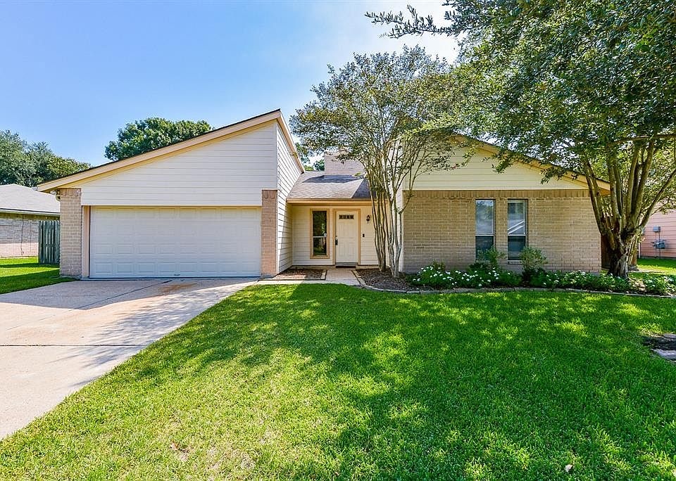 1st image of 16841 Aprilmont Dr