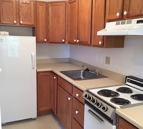 4th image of 22 W Taylor St APT 6