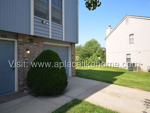 2nd image of 422 NE Timbercreek Dr