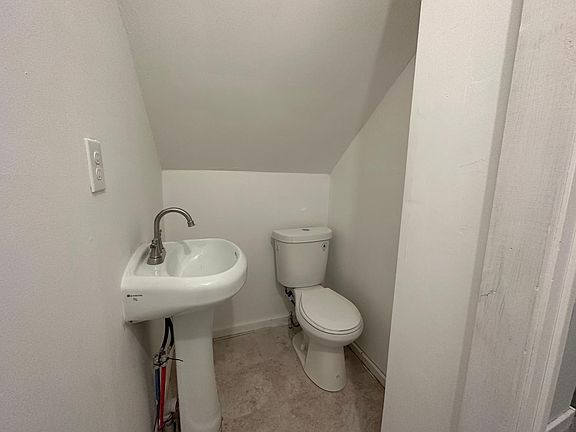 4th image of 61 King St #61