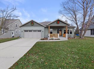6847 Magnolia Ct, Greendale, WI 53129