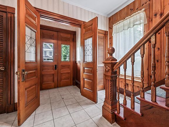 4th image of 73 Bunker Hill Street