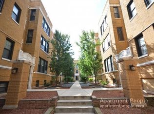 723 1/2 W Barry Ave APT 2B, Chicago, IL 60657