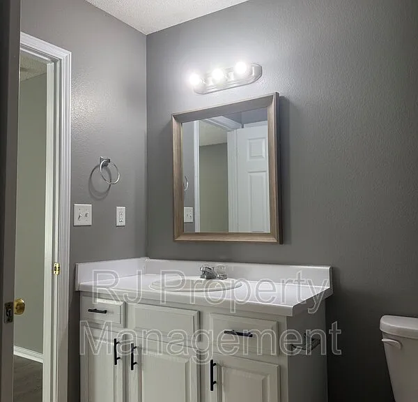 4817 Royal Run Dr — Photo 23