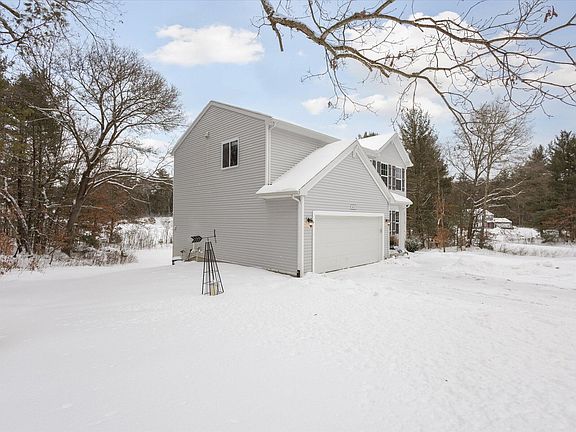 3rd image of 1693 Ryan Woods Dr