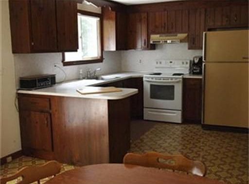 3rd image of 20 Meredith Rd