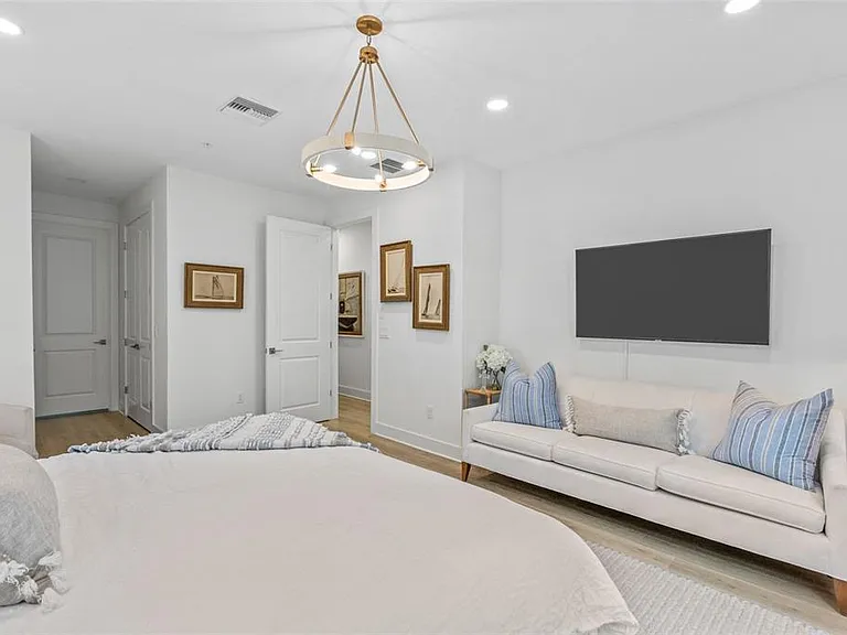758 Highland Ave #13 — Photo 22