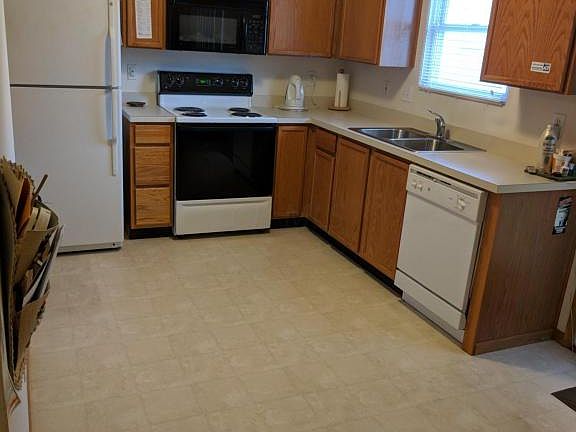 5th image of 1780 Meadowlawn Dr