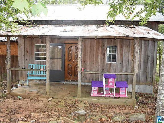 3rd image of 599 Halls Pl