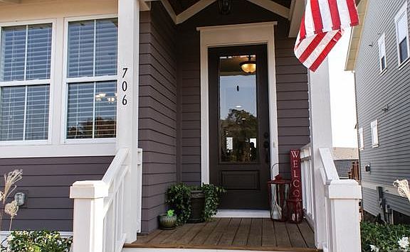 3rd image of 706 Waterscape Ct