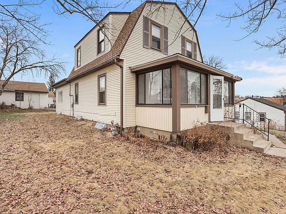 3rd image of 1879 Ames Ave