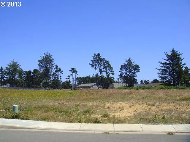 2626 Cedar Loop photo 1
