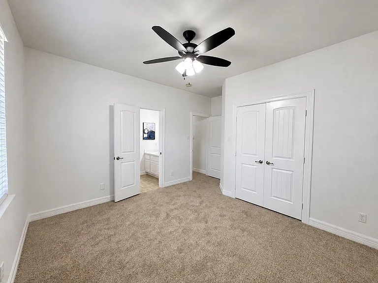 3301 Elm Creek Dr — Photo 33