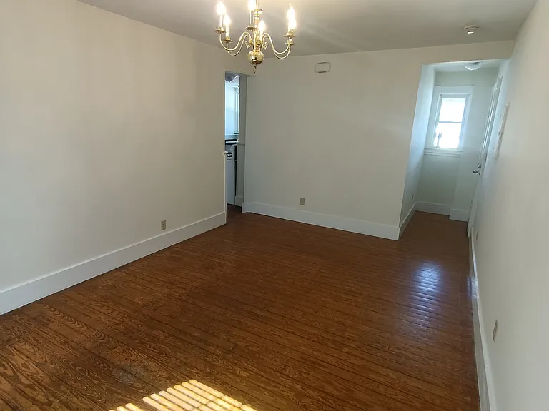 208-220 Hamilton St #8 — Photo 2