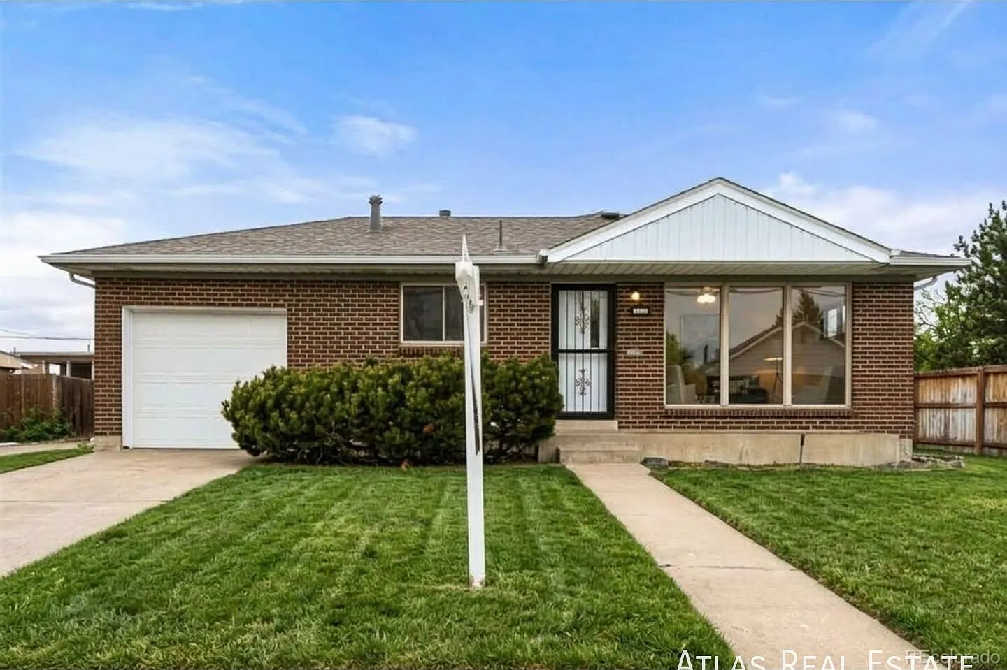 Bright, Spacious, and Full of Character Your Perfect Denver Home Awaits! — Photo 1