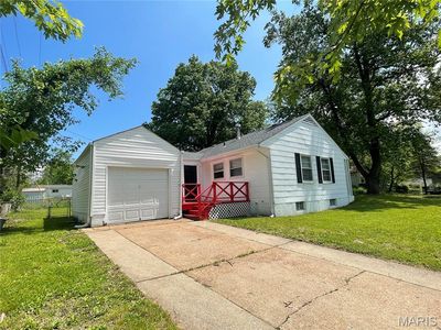 261 Cameron Rd, Saint Louis, MO, 63137