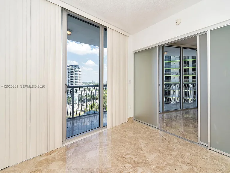 1750 N Bayshore Dr #1515 — Photo 27