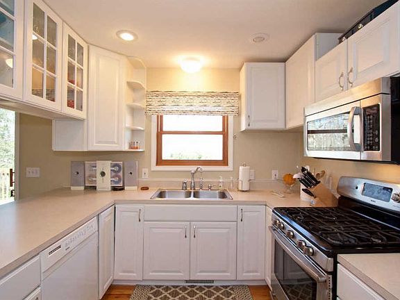4th image of 7667 Poplar Dr