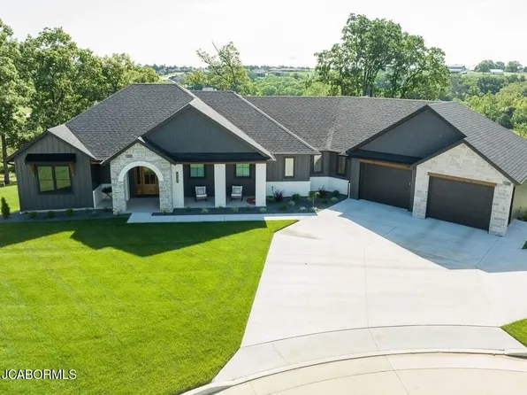 922 Hickory Ct, Jefferson City, MO 65101