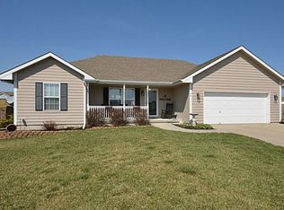 1108 Coneflower St, Smithville, MO 64089