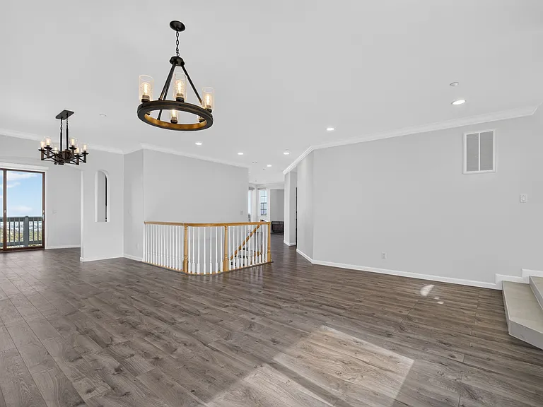 208 Goodwin Dr — Photo 7