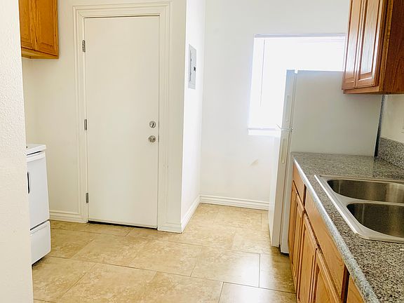 5th image of 71 Lime Ave APT 19