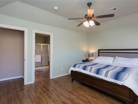 4th image of 3804 W Mahogany Dr