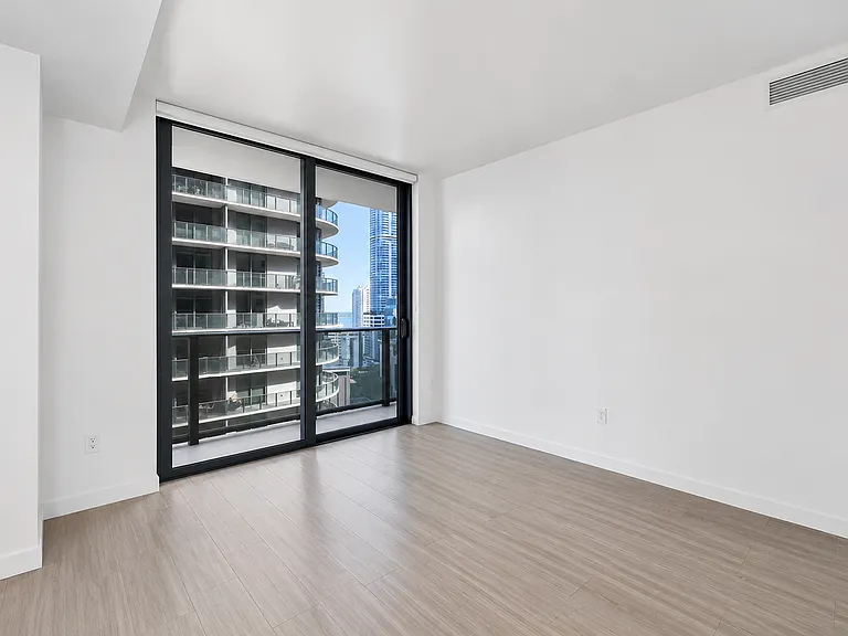 45 SW 9th St #1304 — Photo 4