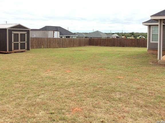 4th image of 125 Blue Bonnet Hill St