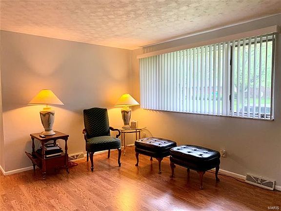 4th image of 109 E Airwood Dr