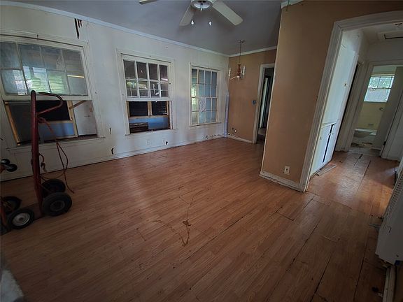 5th image of 7304 Llano Ave