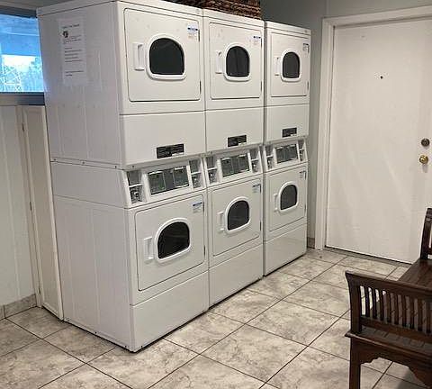 4th image of 10841 Greenwillow St #39