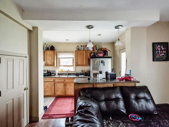 4th image of 245 E Northwood Ave