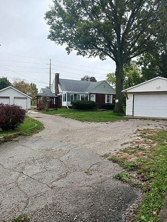 1806 S Morris Ave photo 1