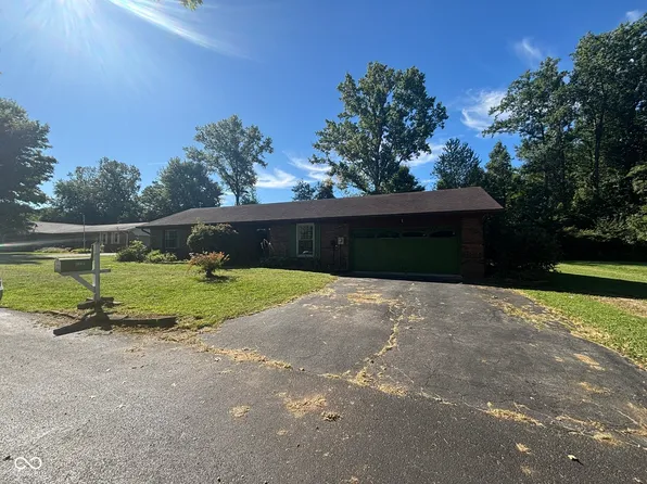 1083 W Stan Mar Estates Dr, Brazil, IN 47834