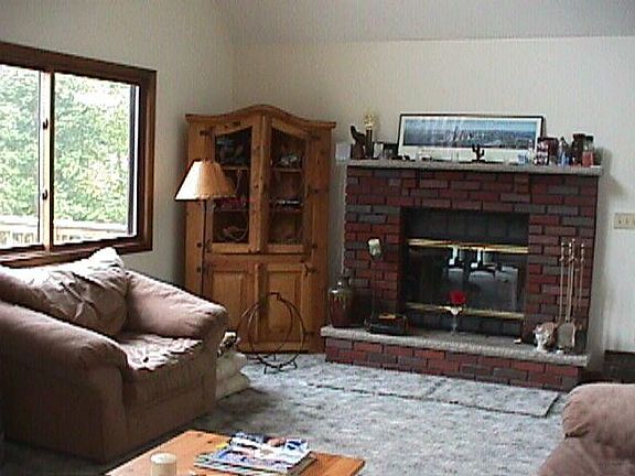 3rd image of 981 Brentwood Dr