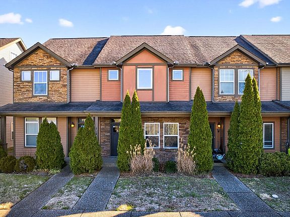 3rd image of 2220 Smedley Ln
