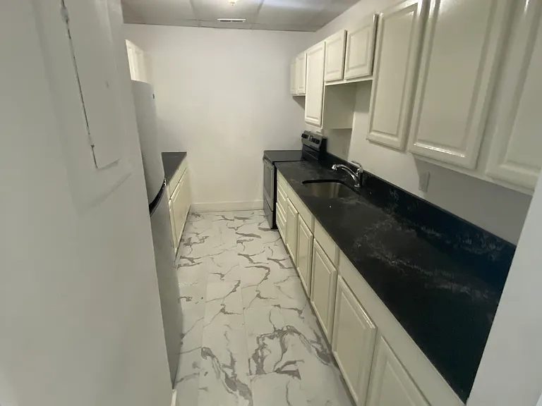 507 Grand St — Photo 5