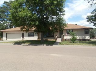 102 4th St NW, Wessington Springs, SD 57382