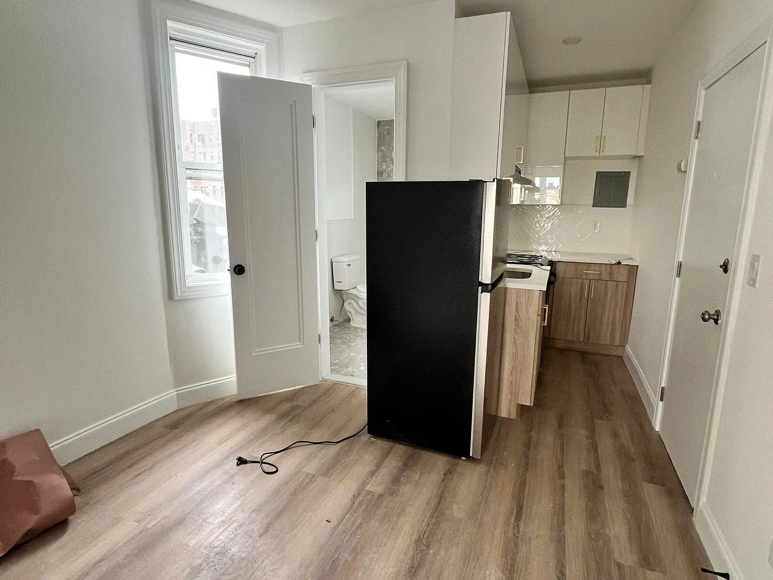 1 bed, 650 sqft, $2,000 — Photo 2