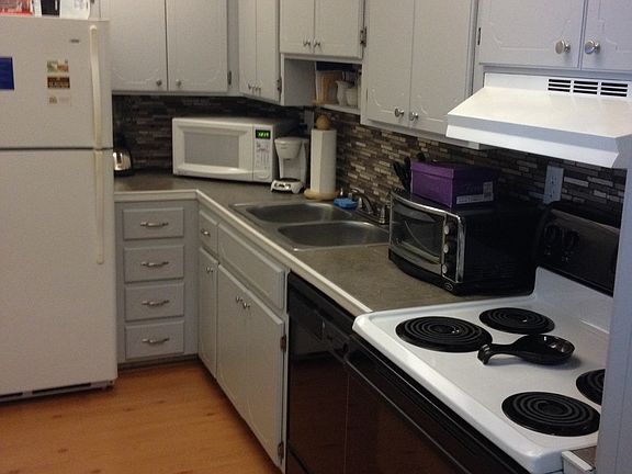 4th image of 5911 NE 14th Ln APT 404S