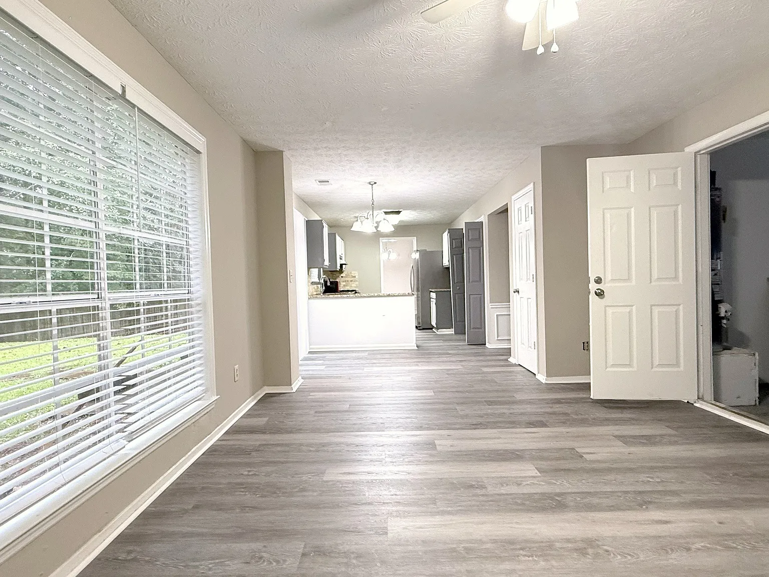 3 bed, 2.5 bath, 1580 sqft, $2,350 — Photo 2