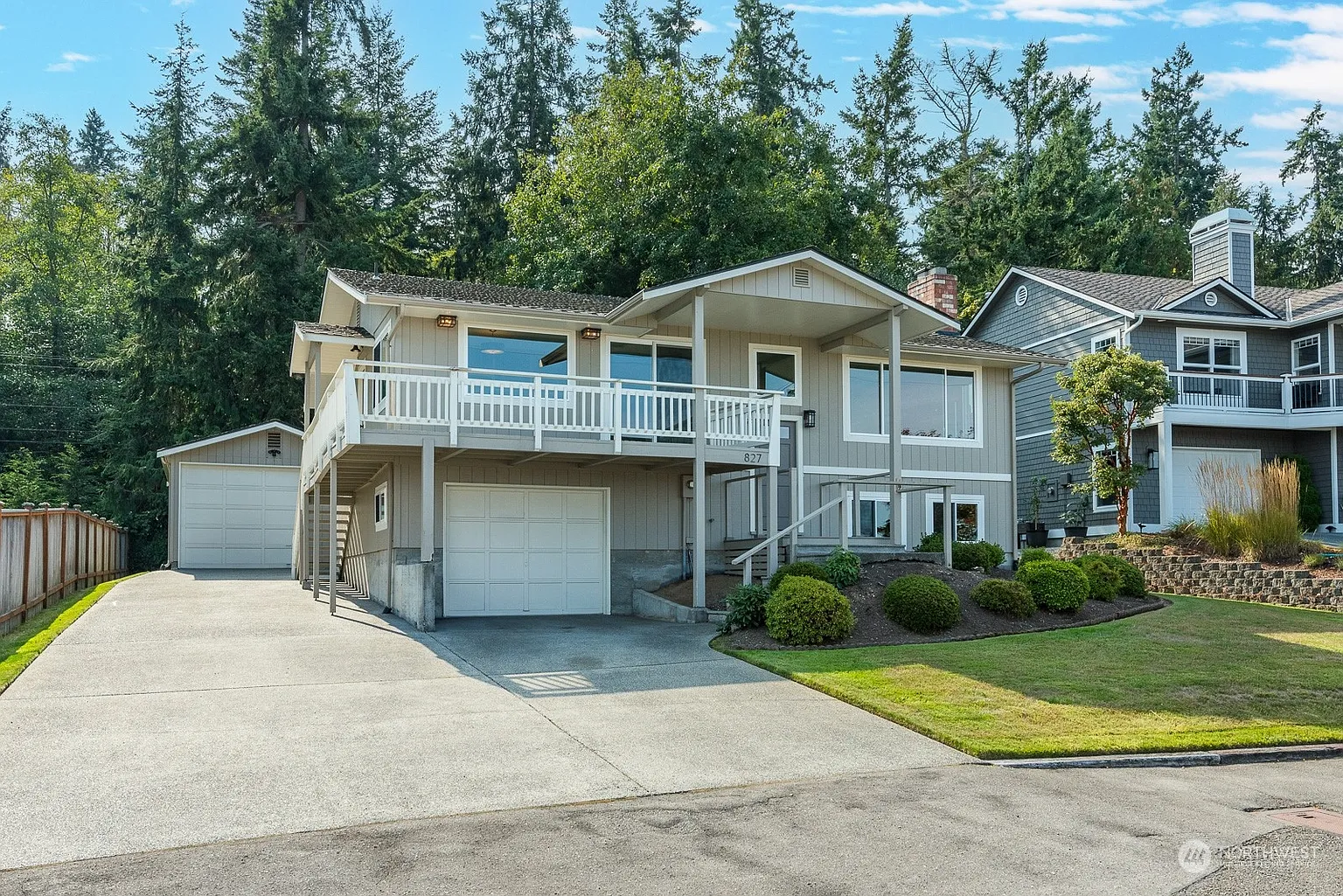 827 Rocky Point Drive photo 1