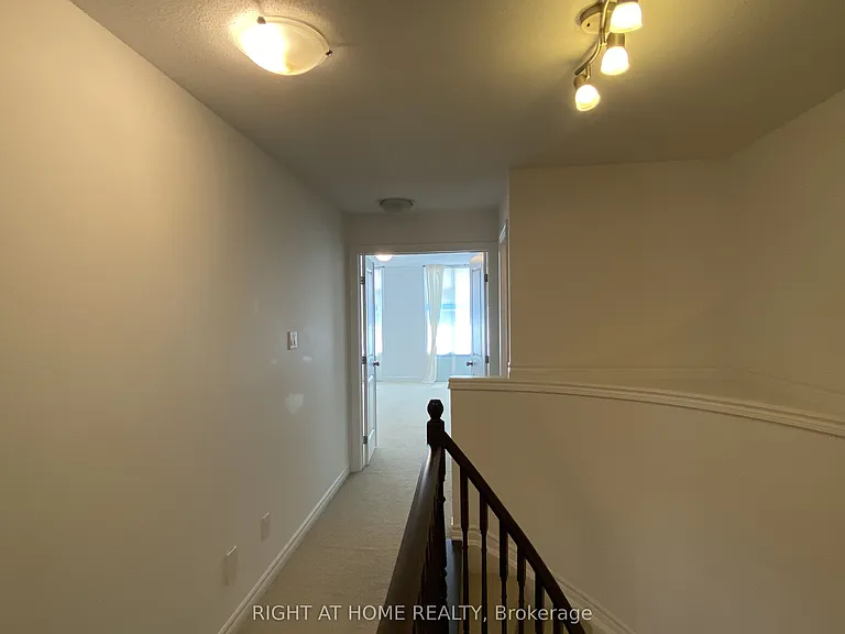 1119 Tischart Cres — Photo 14