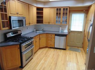 240 Park St, West Haven, CT 06516