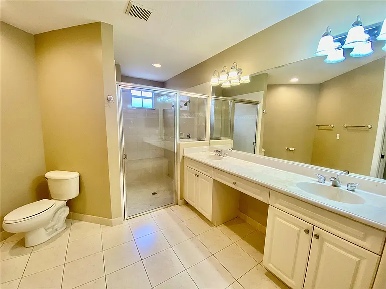 7911 NW 128th Ln #11-C — Photo 36