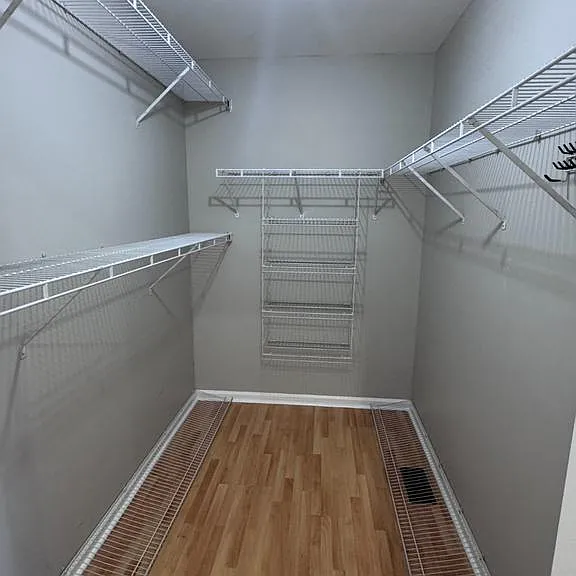 216 Waverly Ct — Photo 17