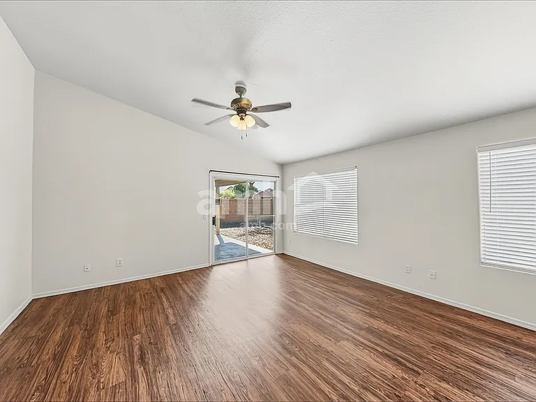 1505 S 81st Dr — Photo 6